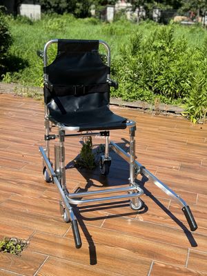 PVC kumaşlı katlanabilir kalınlaştırılmış alüminyum alaşımlı merdiven kaldırıcı 4 tekerlek ve 6 sapı