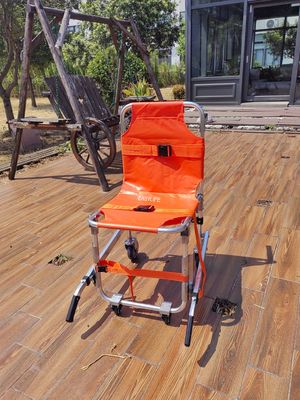 Dört Tekerlekli Alüminyum Alaşım Merdiven Çarpanı Acil Hasta Taşıma için Katlanabilir PVC Kumaş